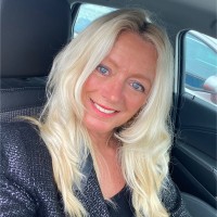 Karen Carvell (Kari)