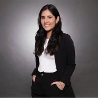 Mía Flores Egúsquiza
