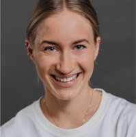 Julia Dijnér