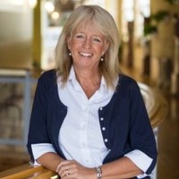 Laura Anthony, Mba