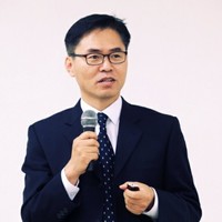 Louis (Gak-Dong) Kim