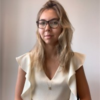 Isabelle Stange