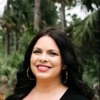 Holly Oakley