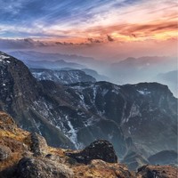 钱博隆