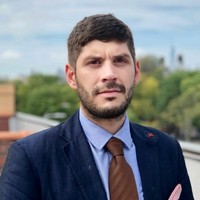 André R.