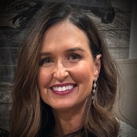 Lora Luzier