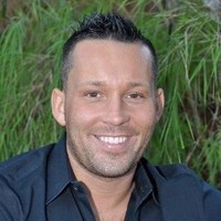 MIKE THOM