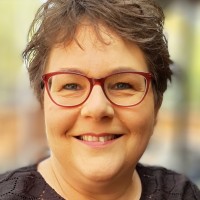 Monique De Vries