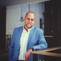 Mauricio Linder