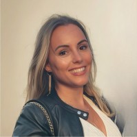 Debbie van der Burg