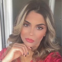 Ayşenur tek