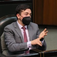 Nicolas David Corral Chang Huang