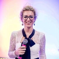 Szilvia Szana