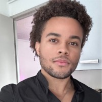 Elione Léon Silves Fernandes