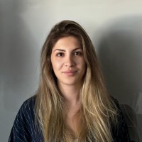 Sinem Akar