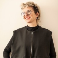 Samantha Cavicchi (she/her)