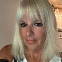 Elizabeth Dipalma