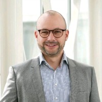 Dr. Frank Langmann
