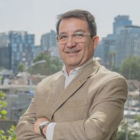 Mauricio A.