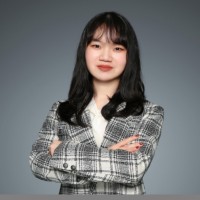 Lucia Liang
