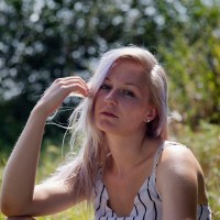 Naomi Van Den Driessche