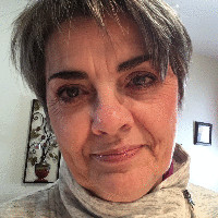 Esther Léonard