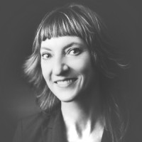 Suzi West