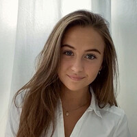 Anya Van De Waardt