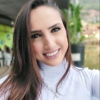 Ana Caroline Mello