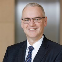 Dr. Stefan Hussy