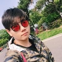 Yiwen Zhou