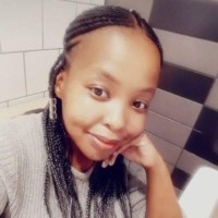 Nomkhosi Mohlahatsa