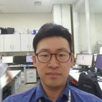 정경일