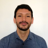 Rubén González