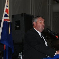 Rod Bell, Onzm