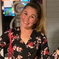 Amanda Holton, Mba