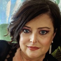 Julia Warnes