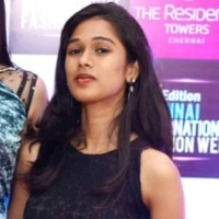 oviya dharshini