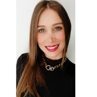 Mônica Abud Siqueira e Silva