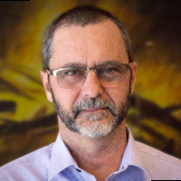 Yves Lauze