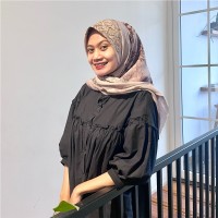 Shenia Tiara, Chcs