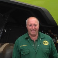 Roger Dickinson
