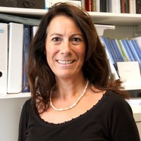 Nicola Lowe