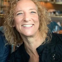 Annelies Peters