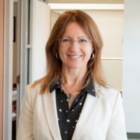 Julie Mclean, Phd, Cprh