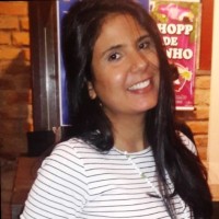 Tayzi Bastos