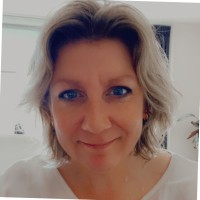 Nicolette van der Meer