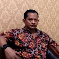 Halik Azis