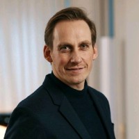 Henning Sendker