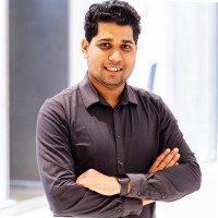 Vinil Karingam Poyil